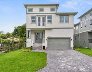 New construction Single-Family house West Wyoming Avenue, Tampa, FL 33611 - photo