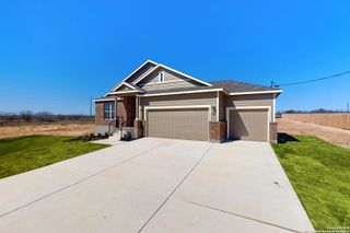 New construction Single-Family house 112 Pendleton Cove, Floresville, TX 78114 Esparanza- photo