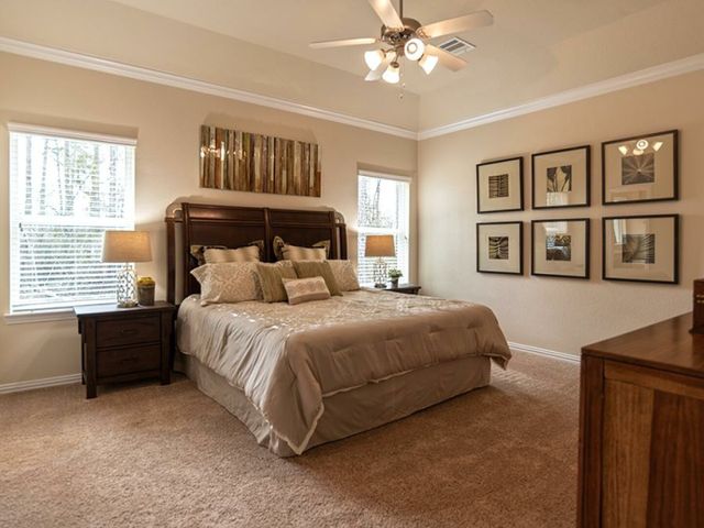 New construction Single-Family house The Gloster, 884 Encino Drive, Mont Belvieu, TX 77535 - photo 5