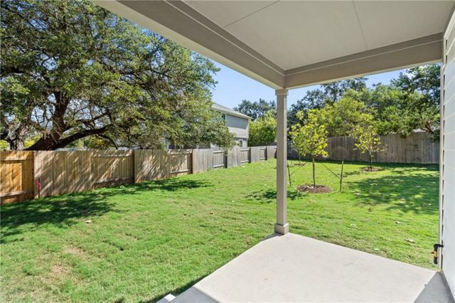 New construction Single-Family house 128 Driftwood Hills Way, Georgetown, TX 78633 - photo 33
