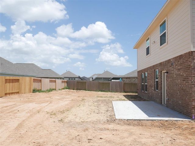 New construction Single-Family house 309 Bordeaux Drive, Alvin, TX 77511 - photo 13