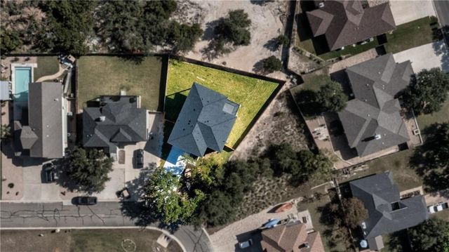 New construction Single-Family house 217 Southwind Road, Point Venture, TX 78645 - photo 6