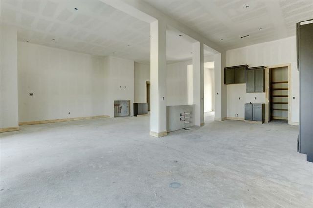 New construction Single-Family house 200 Oakpark Drive, Spicewood, TX 78669 - photo 4