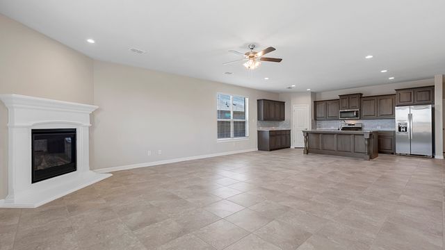 New construction Single-Family house Sierra, 2412 Goodnight Ranch Drive, Weatherford, TX 76087 - photo 19