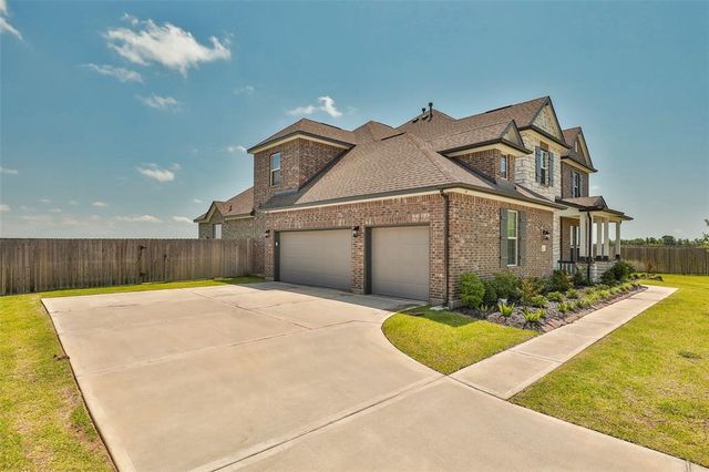 New construction Single-Family house 14111 Phelps Drive, Mont Belvieu, TX 77523 - photo 2