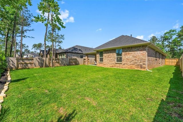 New construction Single-Family house 618 Spotted Sunfish Drive, Willis, TX 77318 - photo 39