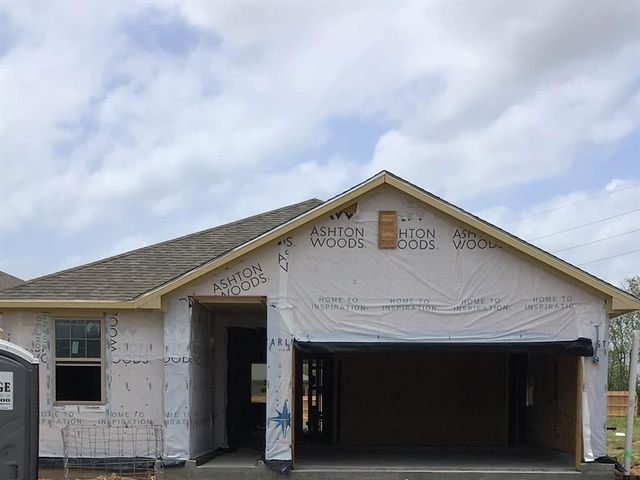 New construction Single-Family house 10302 Mount Winchell Drive, Iowa Colony, TX 77583 - photo 3