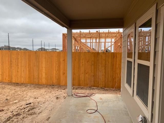 New construction Single-Family house 107 Solana Point Drive, Katy, TX 77493 - photo 18
