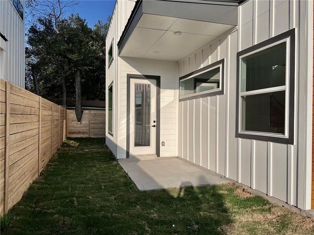 New construction Condo/Apt house 1, 510 Kenniston Drive, Austin, TX 78752 - photo 31