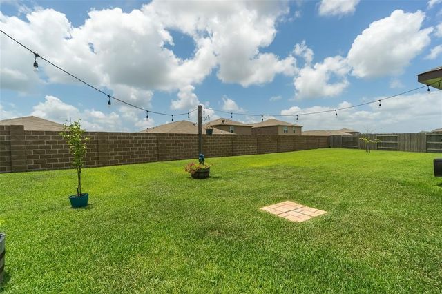 New construction Single-Family house 12231 Murano Drive, Texas City, TX 77568 - photo 18