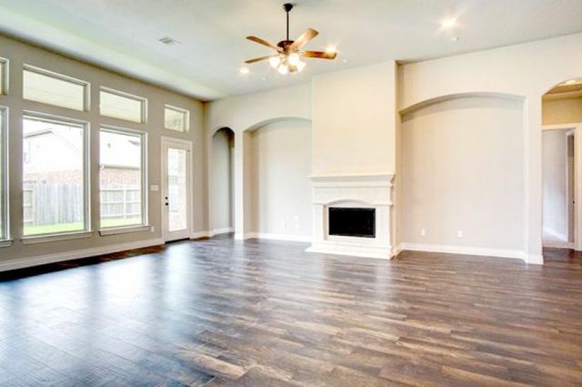 New construction Single-Family house 3358 - The Woodlands Hills, 109 Teralyn Grove Loop, Willis, TX 77318 - photo 11