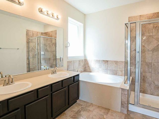 New construction Single-Family house The Bedford II, 5107 Indian Pine Lane, Brookshire, TX 77423 - photo 6