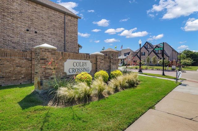 Colby Crossing by Windsor Homes in Mansfield - photo