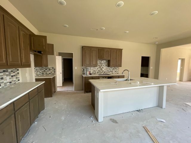New construction Single-Family house 2021 Bellatrix Drive, Fort Worth, TX San Saba III - photo 5