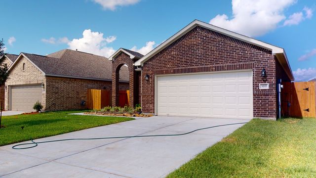 New construction Single-Family house Floor Plan 1500, 4120 W Bayou Maison Circle, Dickinson, TX 77539 - photo 2
