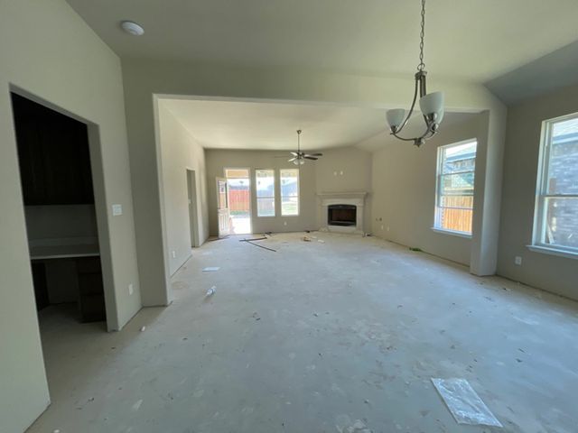 New construction Single-Family house 2021 Bellatrix Drive, Fort Worth, TX San Saba III - photo 6
