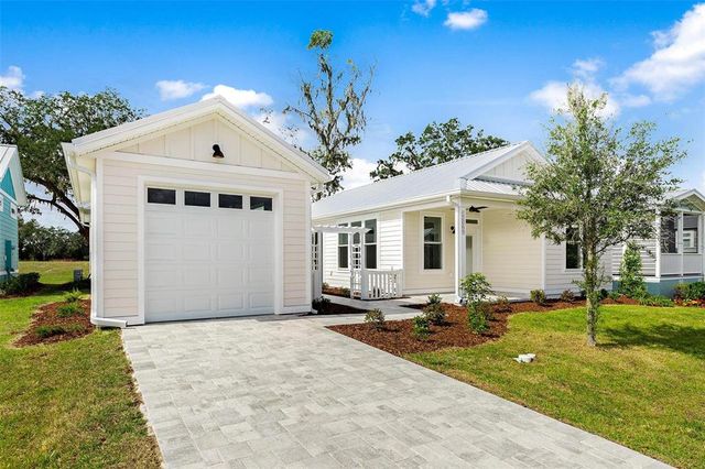 Simple Life Lakeshore by Lee Woods Construction in Wildwood - photo